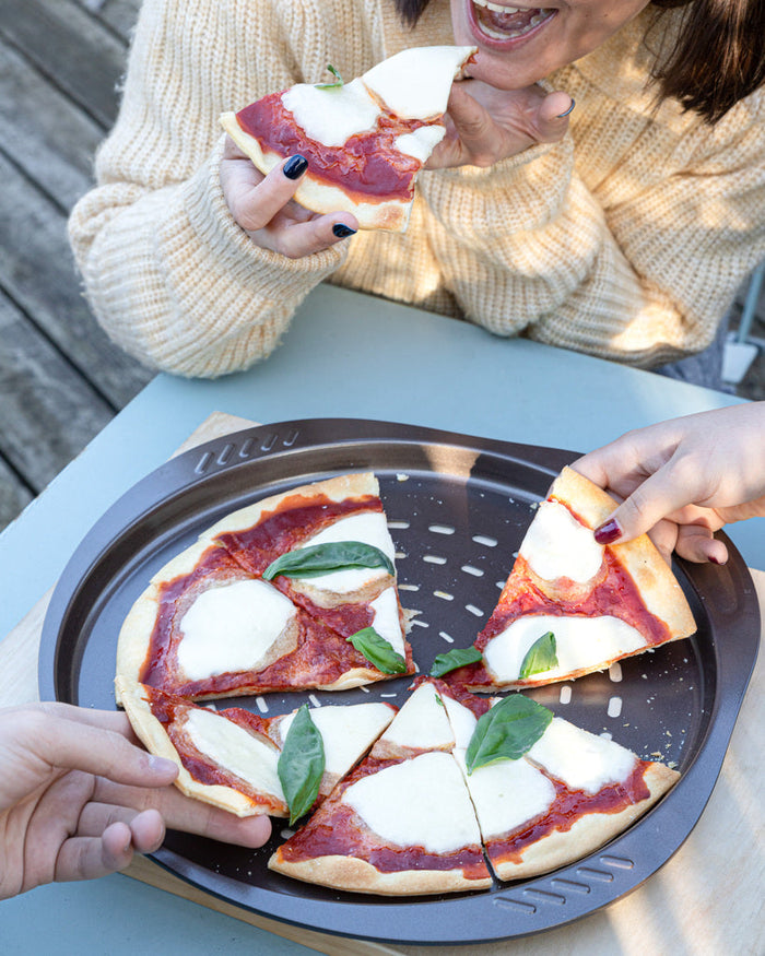 Metal pizza tray with easy grip - different sizes & shapes - asimetriA