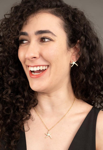 Starfish Necklace in Gold, Give freedom to Women!