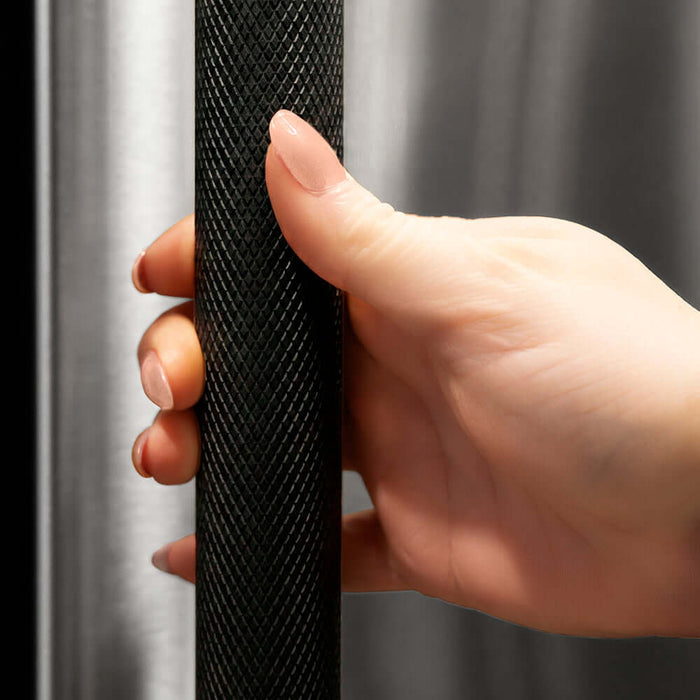 ZLINE Autograph Edition Column Refrigeration Helix Handle (Set of 1) in Matte Black (RCHZ-K-MB)